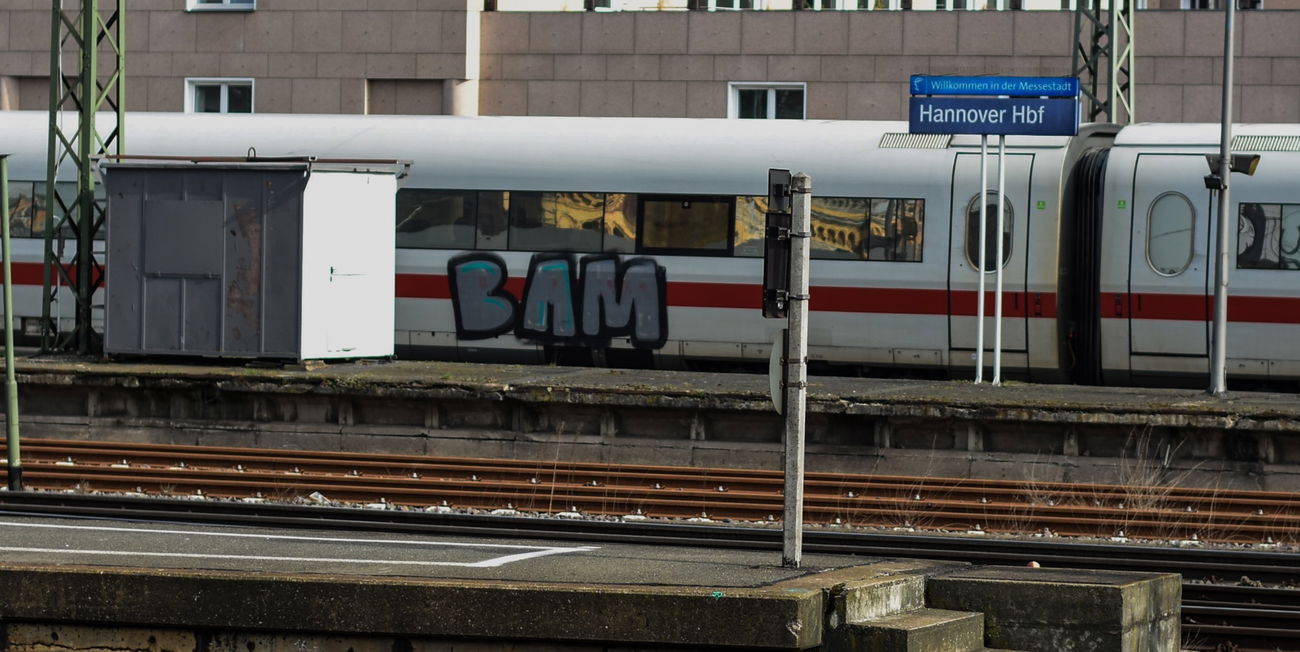 Graffiti Train - Photo by UnderColor - hannover, graffiti, train