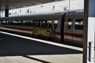 Graffiti Train - Photo by UnderColor - hannover, graffiti, train
