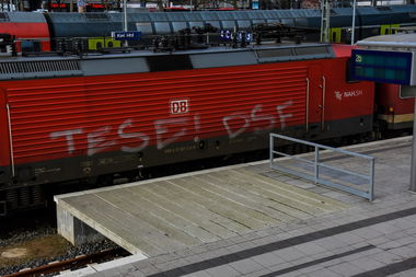 Graffiti Train - Photo by UnderColor - DB, Kiel, hbf