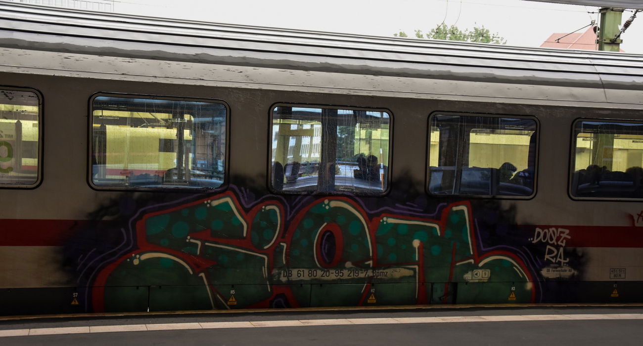 Graffiti Train - Photo by UnderColor - Hannover, train, zug