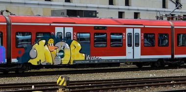 Graffiti Train - Photo by UnderColor - hannover, graffiti, train