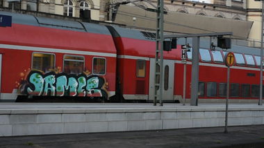 Graffiti Train - Photo by UnderColor - hamburg, train, zug