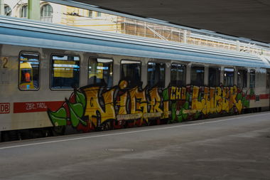 Graffiti in Hannover - Photo by UnderColor - graffiti, hannover, train