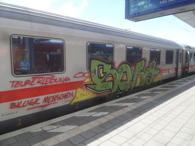Graffiti Train - Photo by UnderColor - koblenz, zug, hbf