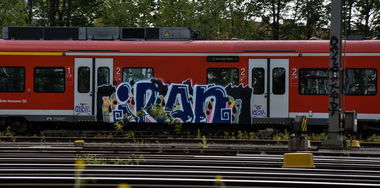Graffiti Train - Photo by UnderColor - hannover