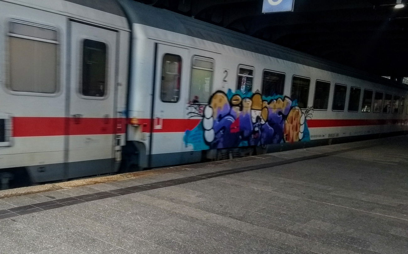 Graffiti Train - Photo by UnderColor - Intercity
