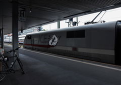 Graffiti Train - Photo by UnderColor - hannover, hbf, niedersachsen