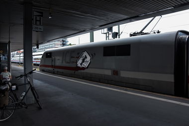 Graffiti Train - Photo by UnderColor - hannover, hbf, niedersachsen