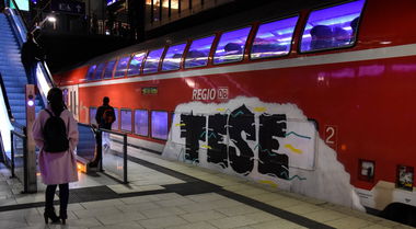 Graffiti Train - Photo by UnderColor - DB, Hamburg, hbf