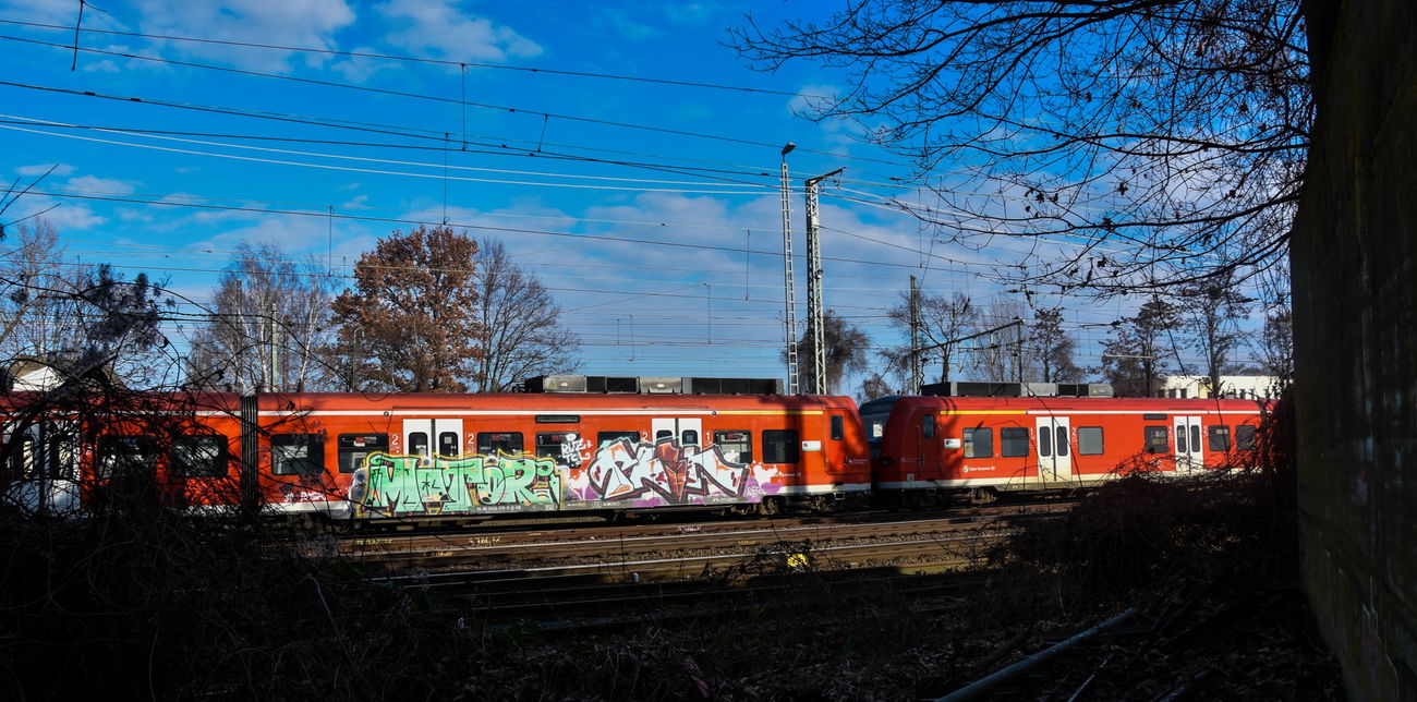 Graffiti Train - Photo by UnderColor - hannover, nordstadt, train