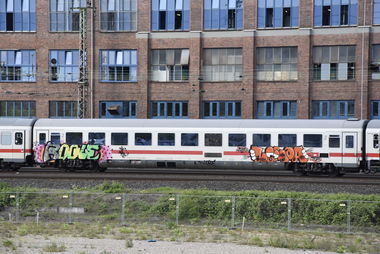 Graffiti Train - Photo by UnderColor - hannover, train, db