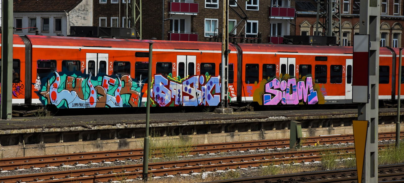 Graffiti Train - Photo by UnderColor - hannover, hbf, niedersachsen