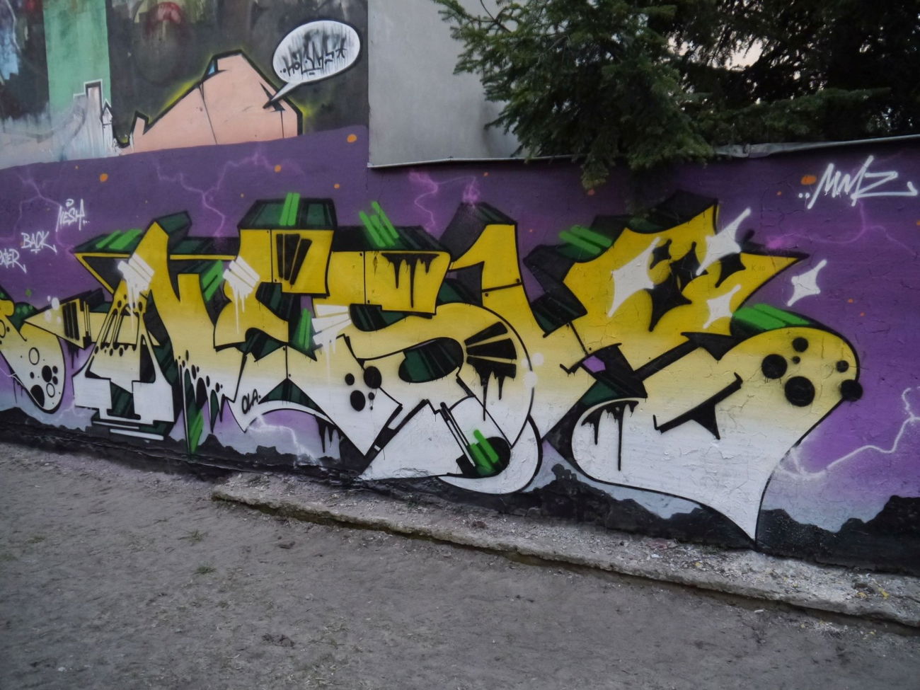 Graffiti Wall in Warsaw - Photo by Unicats - unicats, nesh63 (2015)
