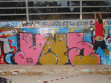 Graffiti Wall - Photo by Unscrew1312