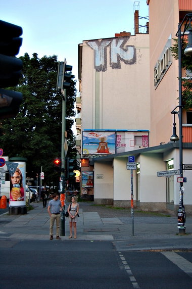 Graffiti Bombing in Berlin - Photo by Upstruct - YK, Berlin, Upstruct