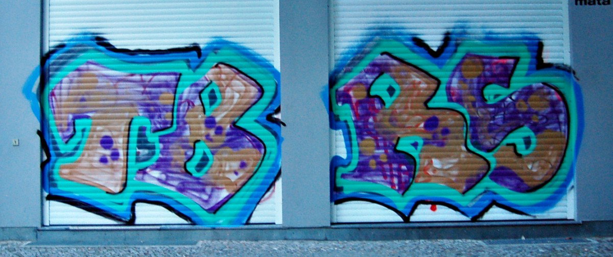 Graffiti Bombing in Berlin - Photo by Upstruct - TBR, Berlin, Upstruct