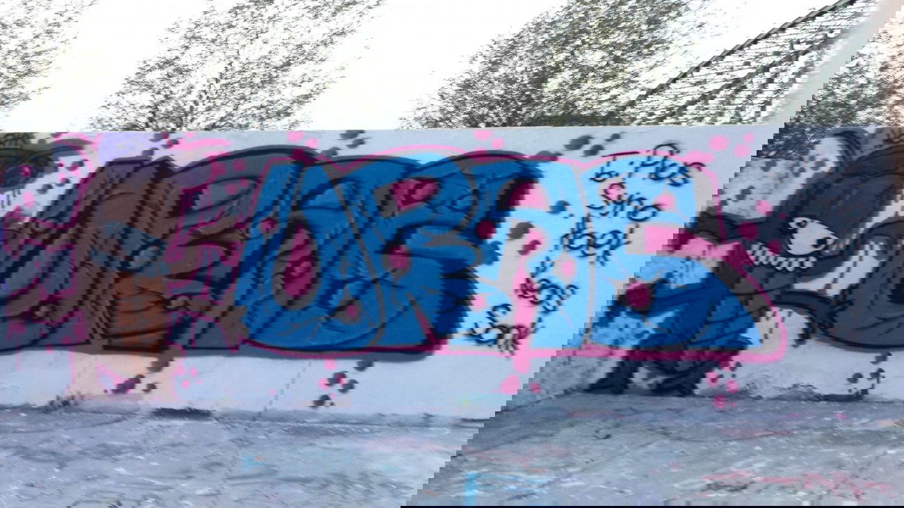 Graffiti Wall - Photo by Urag - Urag (2013)