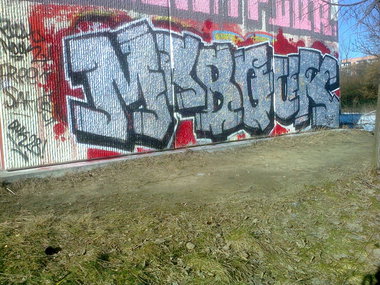 Graffiti Bombing in Berlin - Photo by User28 - MRB, QUK, 28 (2012)