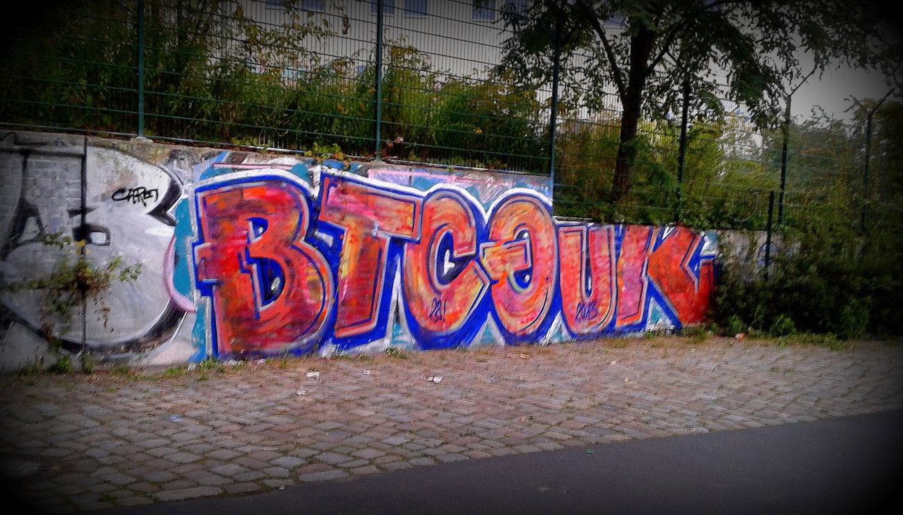 Graffiti Wall in Berlin - Photo by User28 - BTC, QUK (2013)