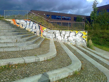 Graffiti Bombing in Berlin - Photo by User28 - DUA, QUK (2011)