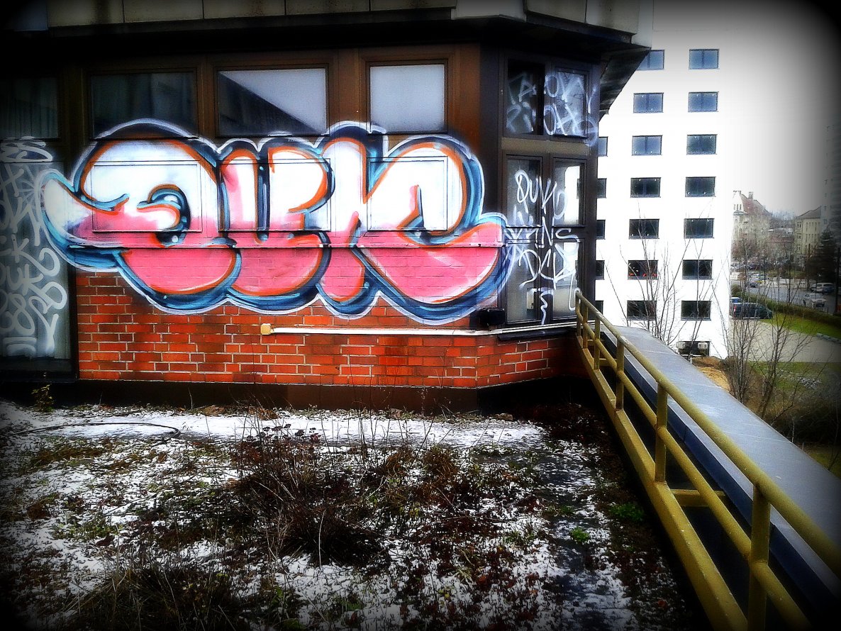 Graffiti Wall - Photo by User28 - QUK, KNS, DCK (2013)