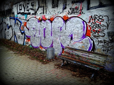 Graffiti Wall - Photo by User28 - QUK, MRB, 28ERS (2013)