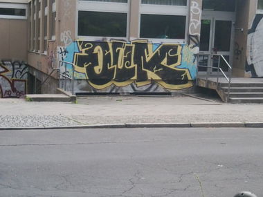 Graffiti Bombing - Photo by User28 - QUK, OGS, buc (2012)
