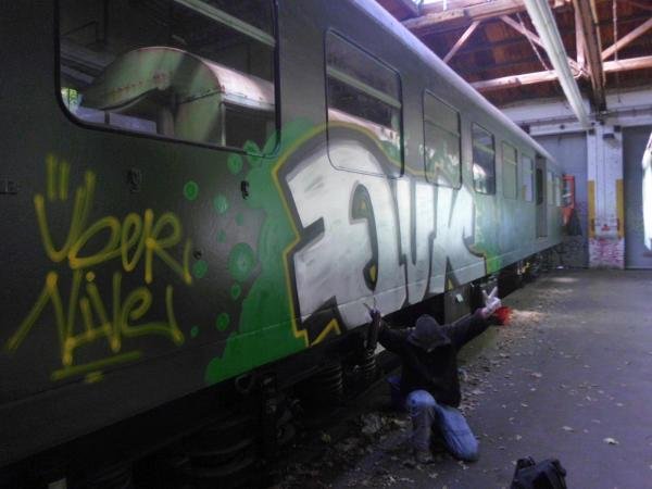 Graffiti Train - Photo by User28 - QUK, NIVE, ÜBER1 (2011)