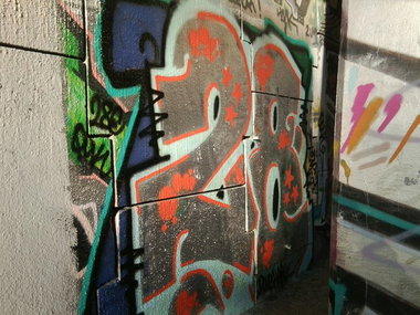 Graffiti Wall - Photo by User28 - QUK, 28C (2012)
