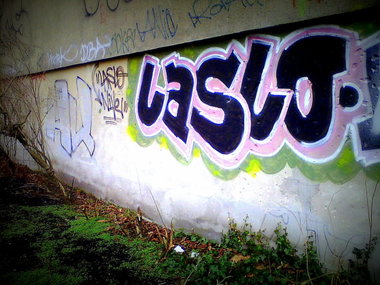 Graffiti Wall - Photo by User28 - laslo, nive, QUK (2009)