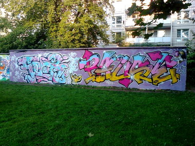 Graffiti Wall - Photo by User28 - PIOH, PAYS, MAO (2012)