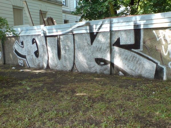Graffiti Wall - Photo by User28 - QUK (2009)