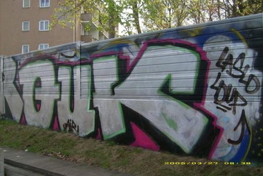 Graffiti Wall - Photo by User28 - AIR, QUK, LASLO (2010)