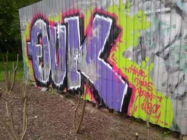 Graffiti Bombing - Photo by User28 - QUK, 28C, HARY (2011)