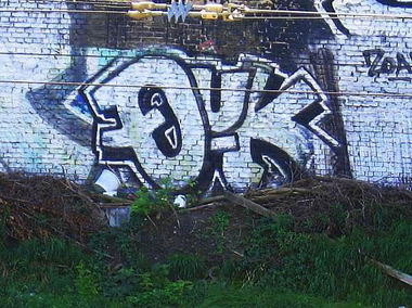 Graffiti Bombing - Photo by User28 - QUK (2009)
