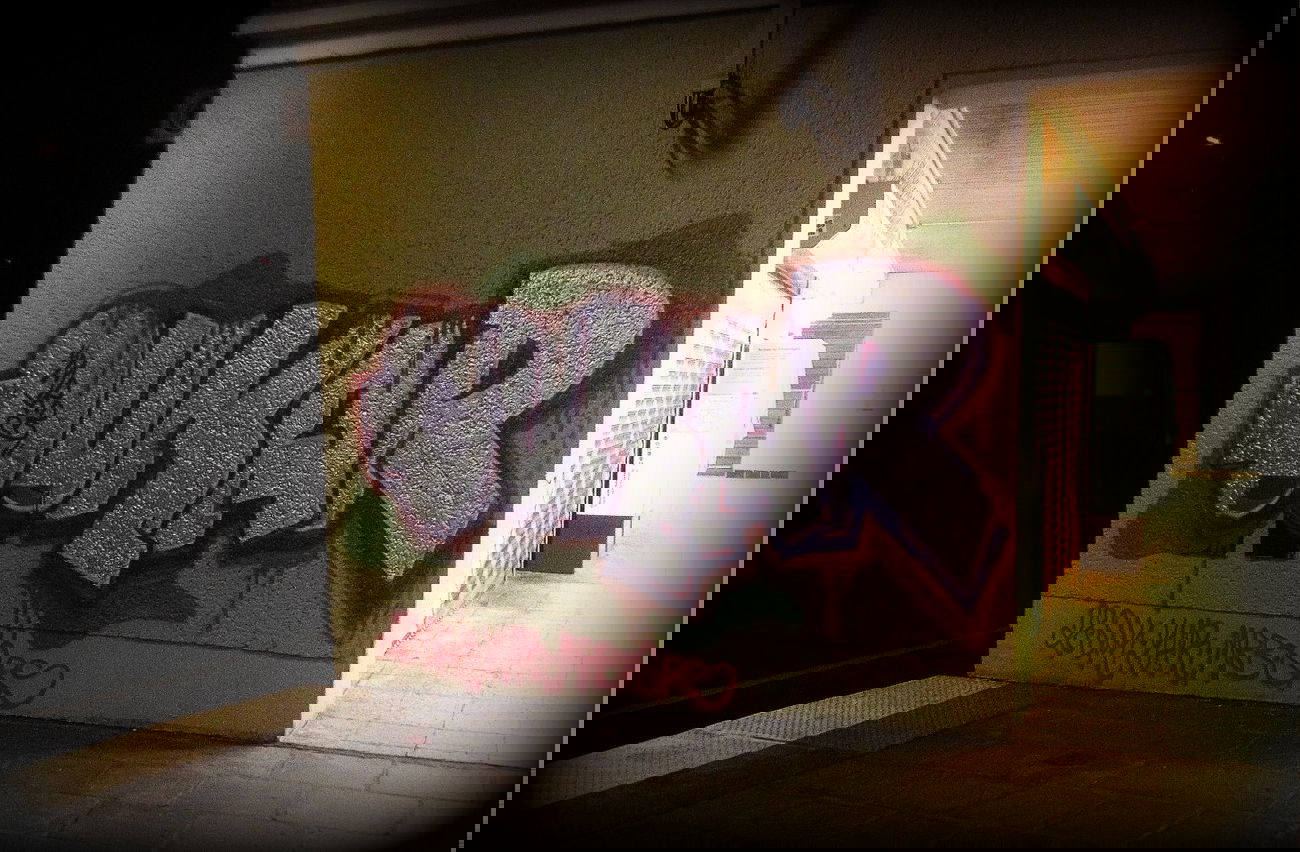 Graffiti Bombing - Photo by User28 - QUKAR, 28, MRB (2014)