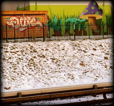 Graffiti Wall in Berlin - Photo by User28 - QUK (2014)