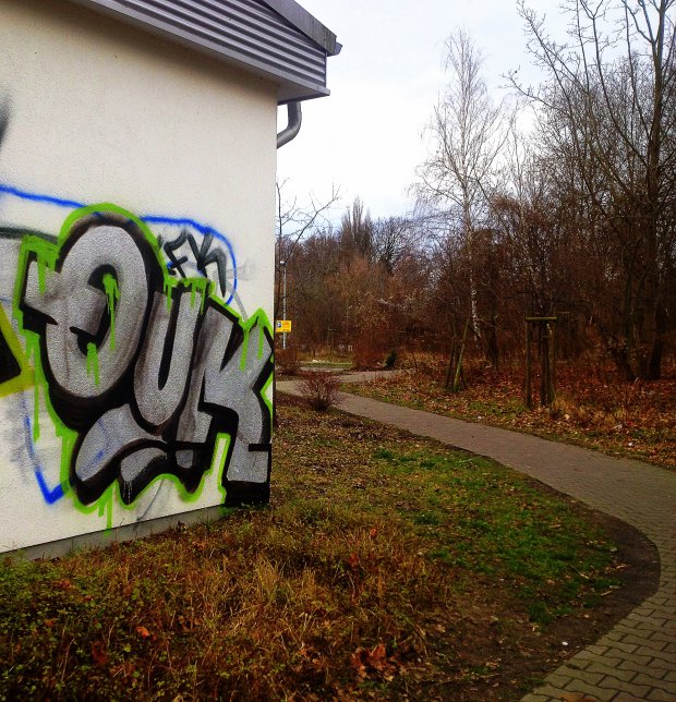 Graffiti Wall in Berlin - Photo by User28 - QUK (2013)