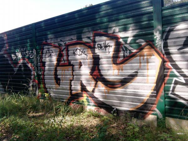 Graffiti Bombing - Photo by User28 - GRS, QUK, AIR (2011)