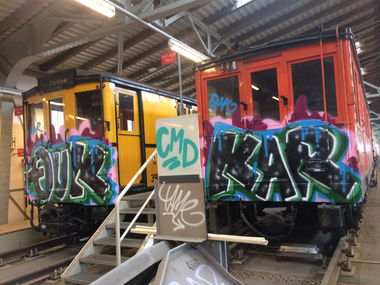 Graffiti Train - Photo by User28 - QUK, kar, cmd (2014)