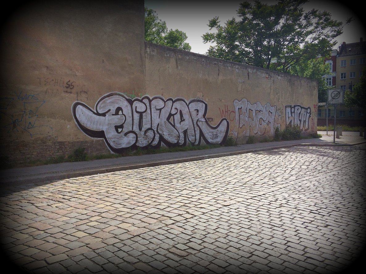 Graffiti Wall - Photo by User28 - QUK, KAR, ROZA (2014)