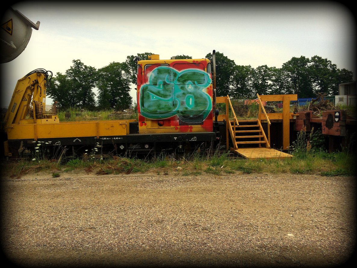 Graffiti Train - Photo by User28 - 28, dck, quk (2014)