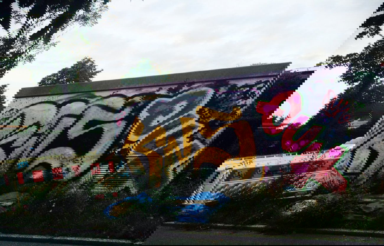 Graffiti Bombing - Photo by User28 - QUK, kns (2013)