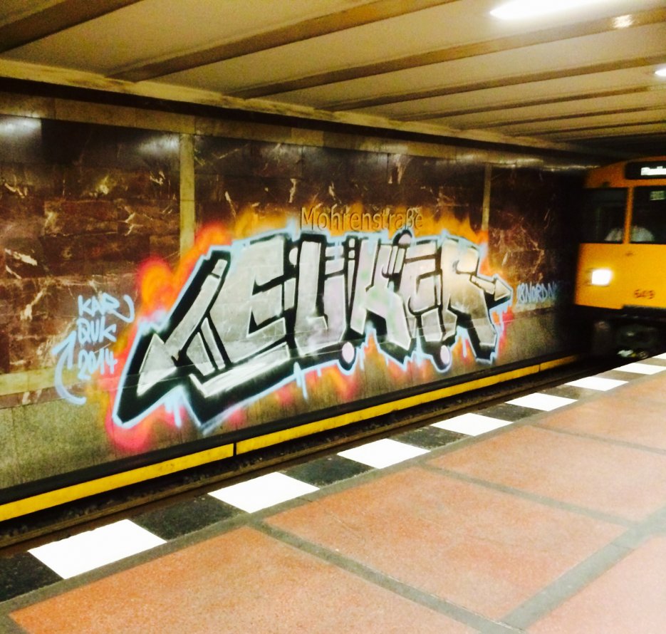 Graffiti Bombing - Photo by User28 - QUK, kar, 28 (2014)