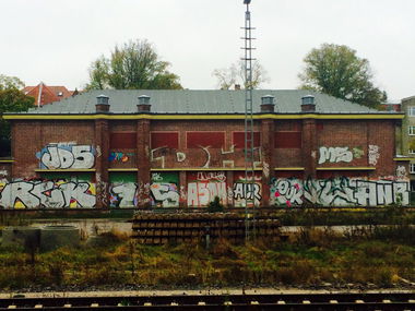 Graffiti Wall - Photo by User28 - QUK, dh, rck (2014)