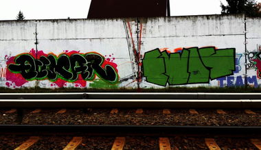 Graffiti Bombing - Photo by User28 - QUK, kar, ewos (2014)