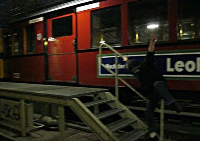 Graffiti Train in Berlin - Photo by User28 - QUK (2012)