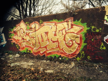 Graffiti Wall in Berlin - Photo by User28 - Pioh (2014)