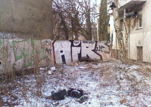 Graffiti Bombing in Berlin - Photo by User28 - Air, kox, Lazlo (2010)