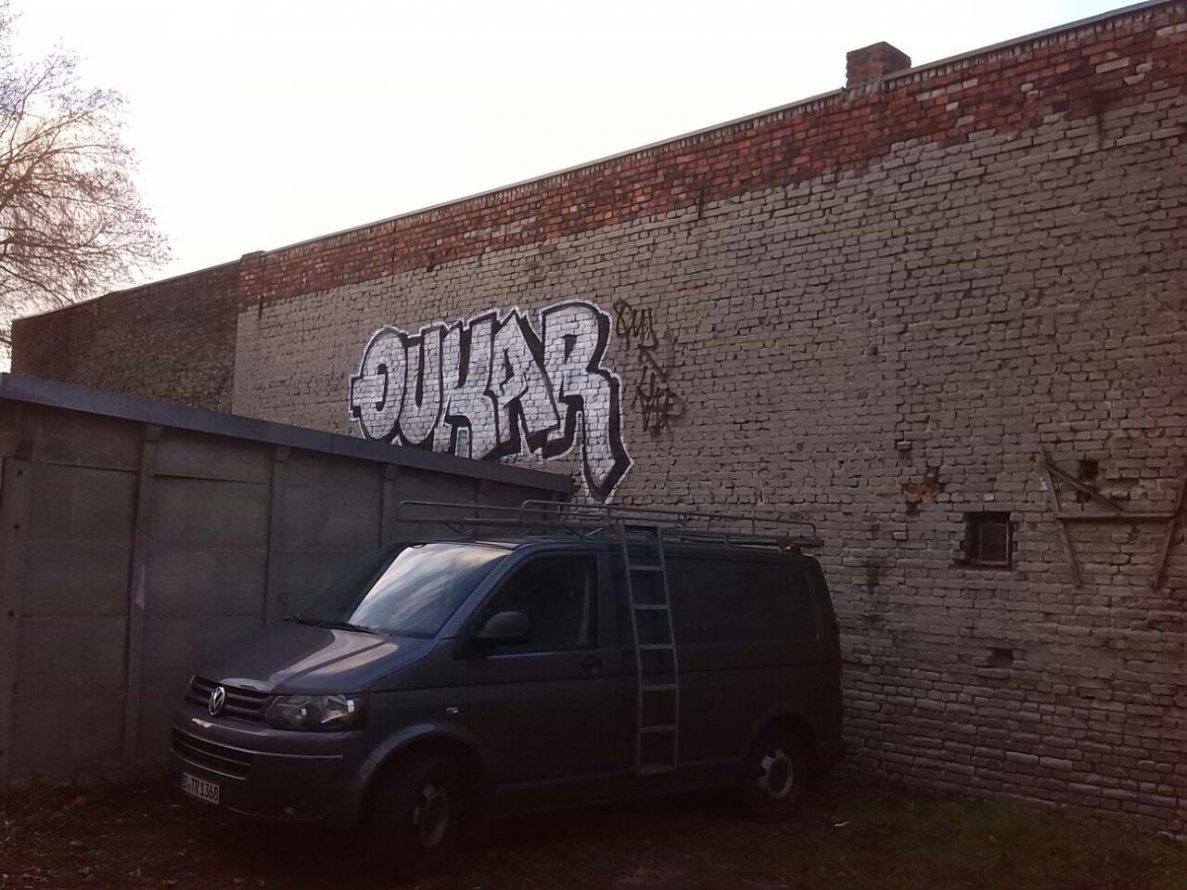 Graffiti Bombing in Berlin - Photo by User28 - QUK, kar (2014)